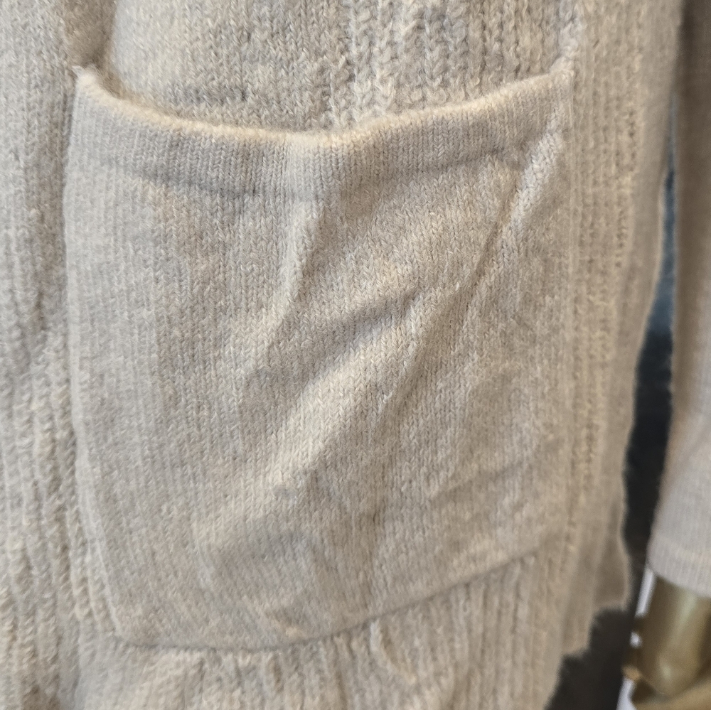 Cardigan - Picture 4 of 8